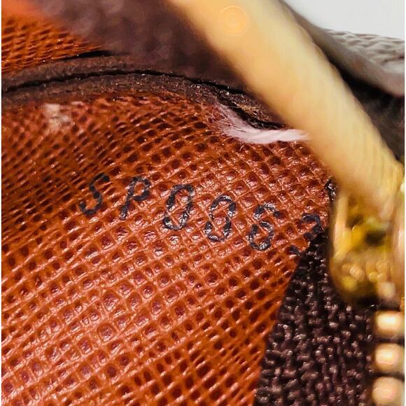 Authentic LV Louis Vuitton Monogram Pochette Cles Coin Case W/Box - Picture 12 of 12